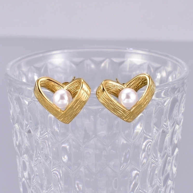 1 Pair Minimalist Classic Style Heart Shape Inlay 304 Stainless Steel Titanium Steel Artificial Pearls 18K Gold Plated Ear Studs