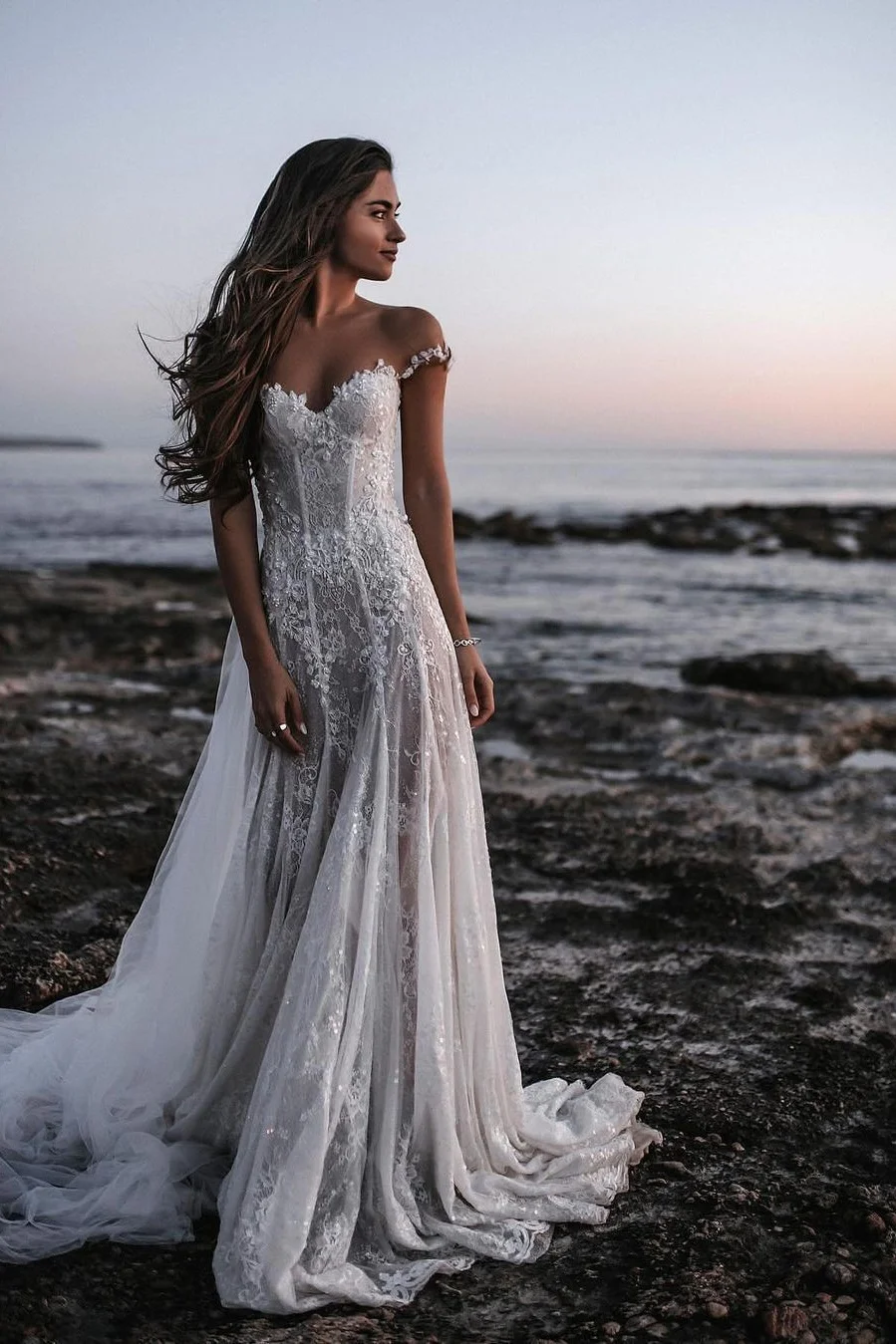 Daisda Sleeveless Strapless Off-Shoulders Wedding Dress With Embroidery