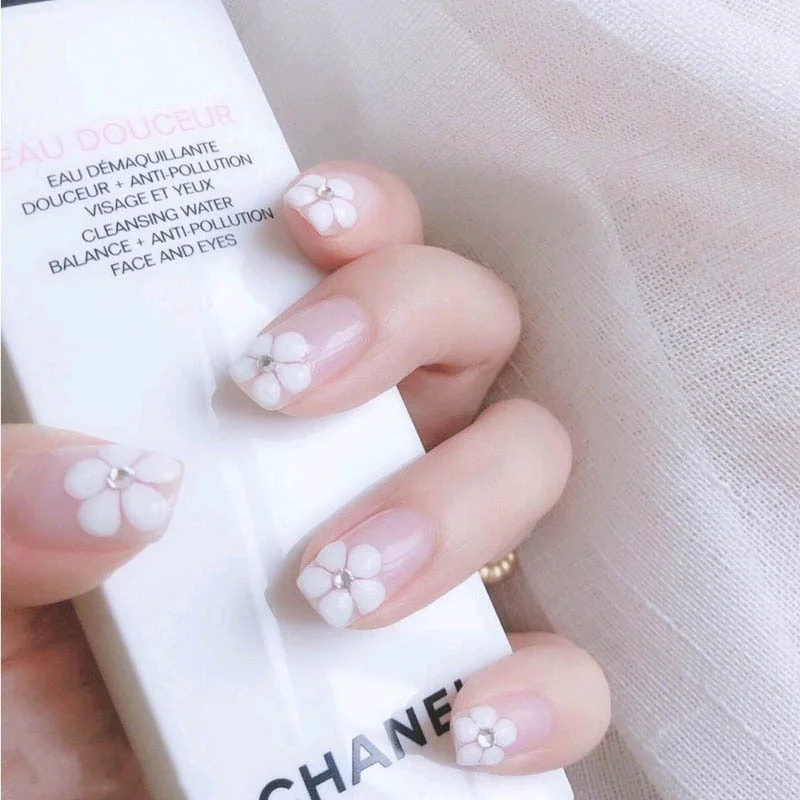 Bride Shining Rhinestone Wedding False Nails Ladies Simple Fashion French Fake Nails White Beige Acrylic Nail Tips With Glue-Nail Inspo