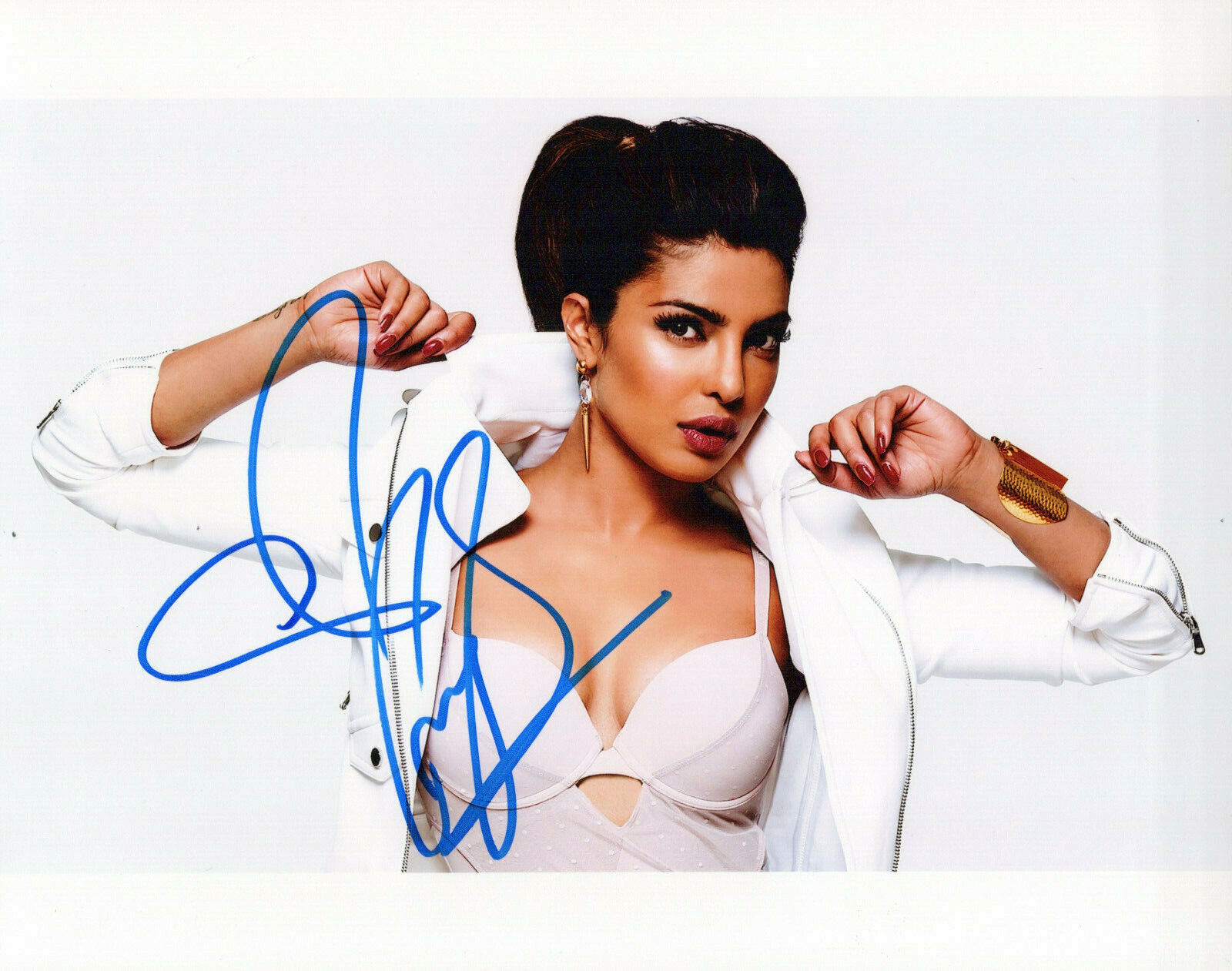 Priyanka Chopra glamour shot autographed Photo Poster painting signed 8x10 #1