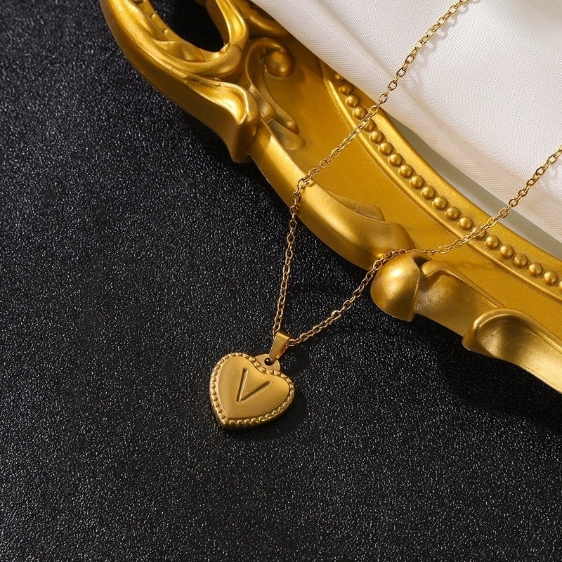 Vintage Style Minimalist Heart Shape Stainless Steel 18K Gold Plated Pendant Necklace