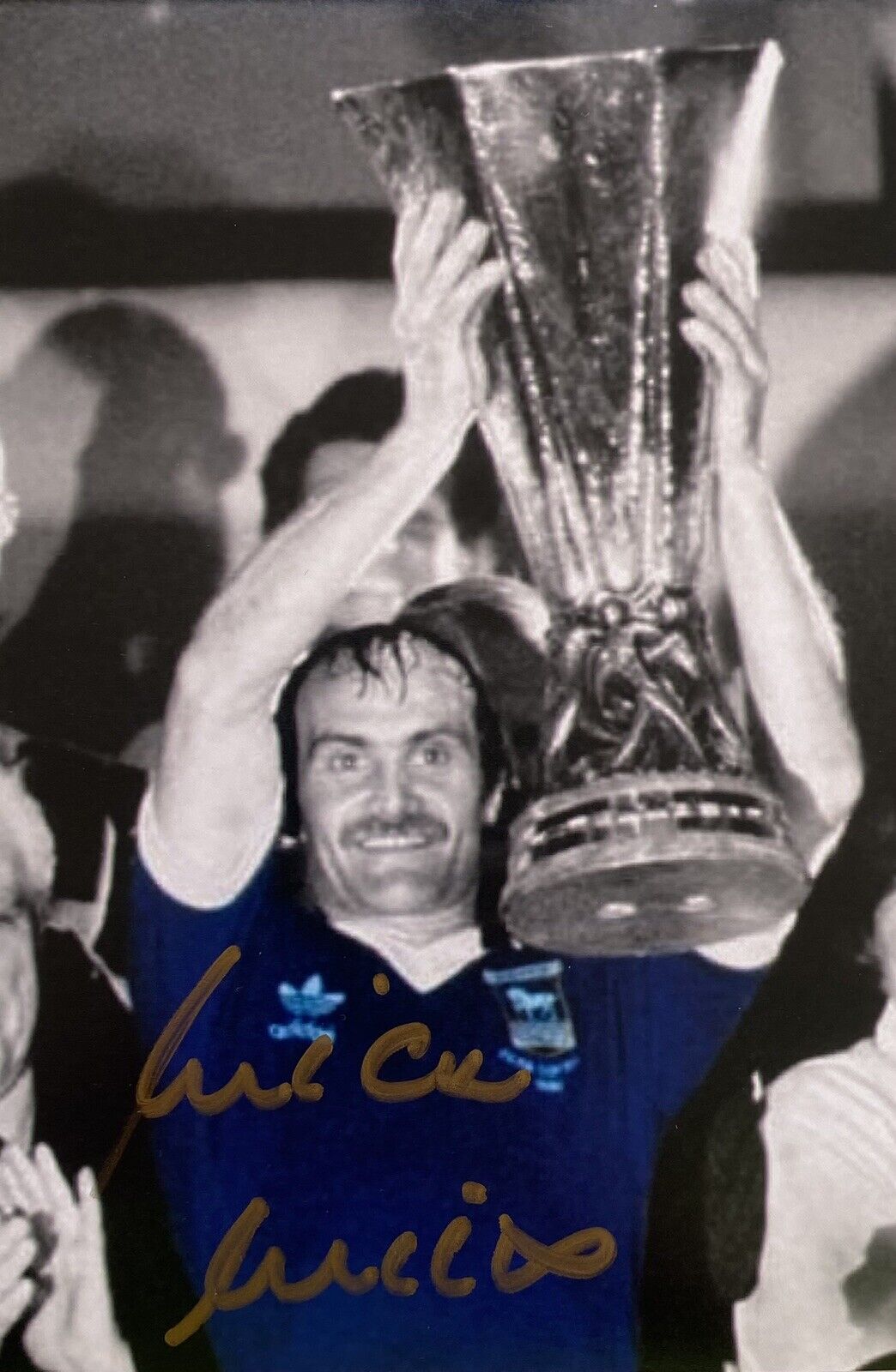 Mick Mills Genuine Hand Signed Ipswich Town 6X4 Photo Poster painting 3