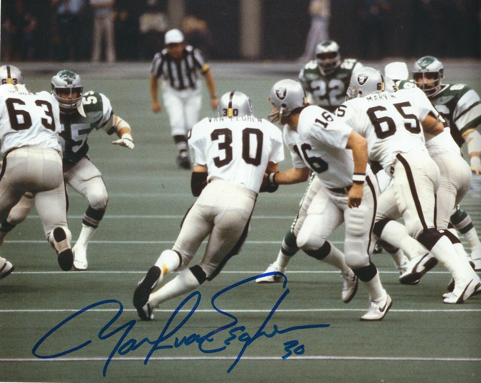 Signed 8x10 MARK VAN EEGHEN Oakland Raiders Autographed Photo Poster painting - w/COA