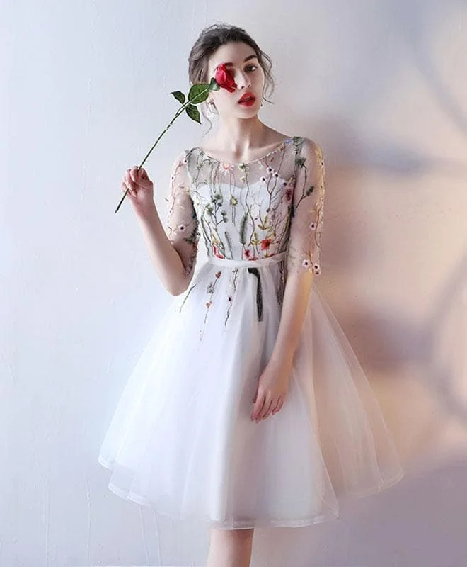 Cute Round Neck Tulle Short Prom Drdess