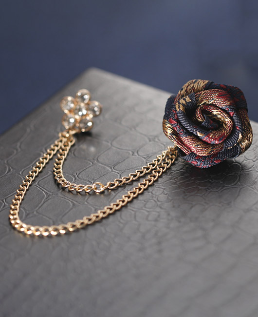 Fashion Rose Diamond Metal Chain Plating Blazer Brooch Pin