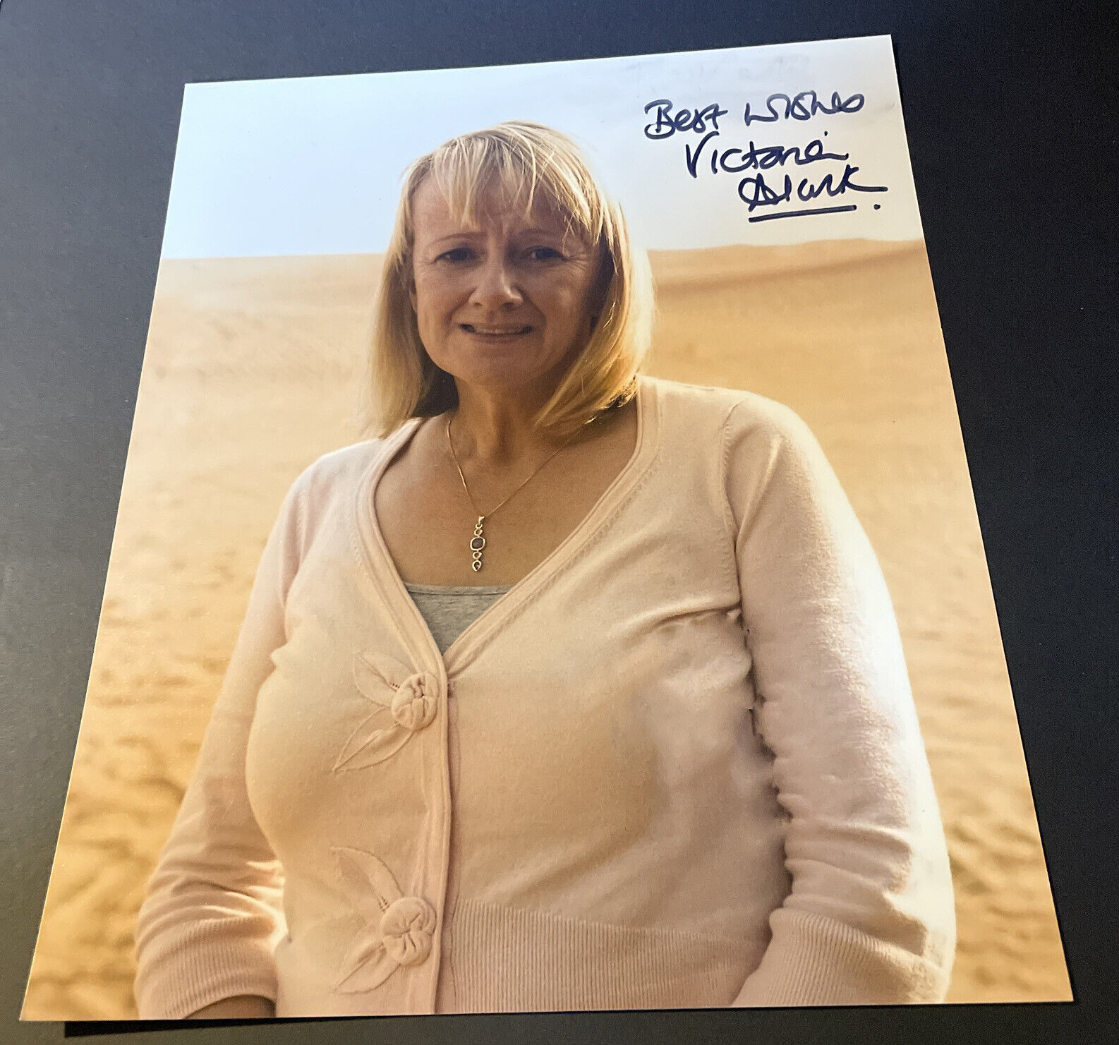 Victoria Alcock HAND SIGNED DOCTOR WHO (ANGELA) 8x10 Photo Poster painting AUTOGRAPH (Damaged)