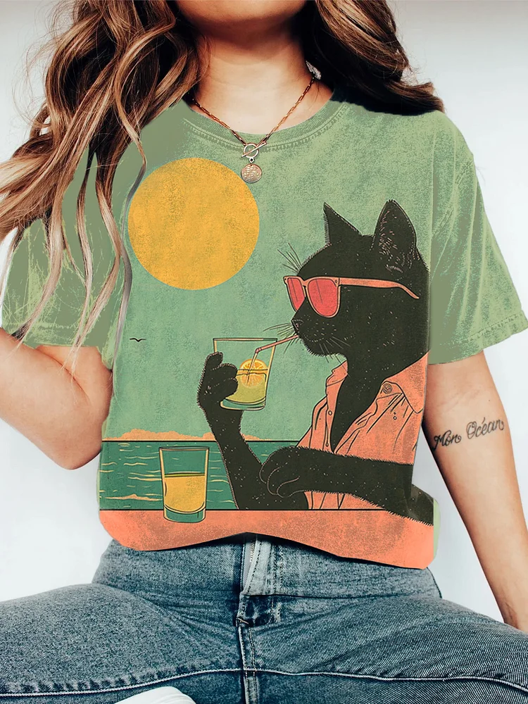 Women's Funny Cat Drinking Juice By The Seaside Print Casual T-Shirt