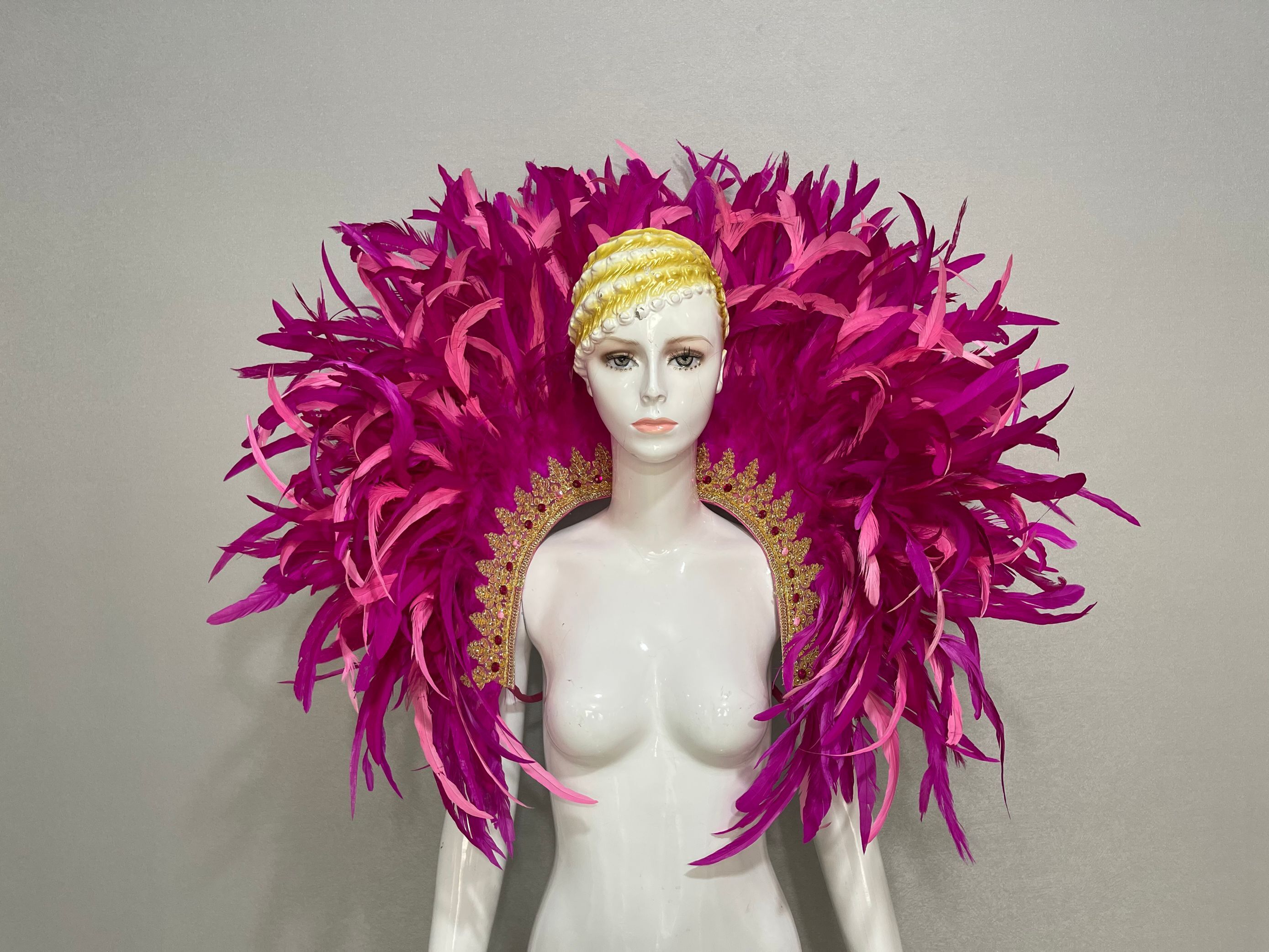 VCSHOES FASHIONABLE AND EXQUISITE HEADDRESS FEATHERS SAMBA DANCE CARNIVAL HALLOWEEN PARTY LATIN DANCE BAR PERFORMANCE HAT MASQUERADE