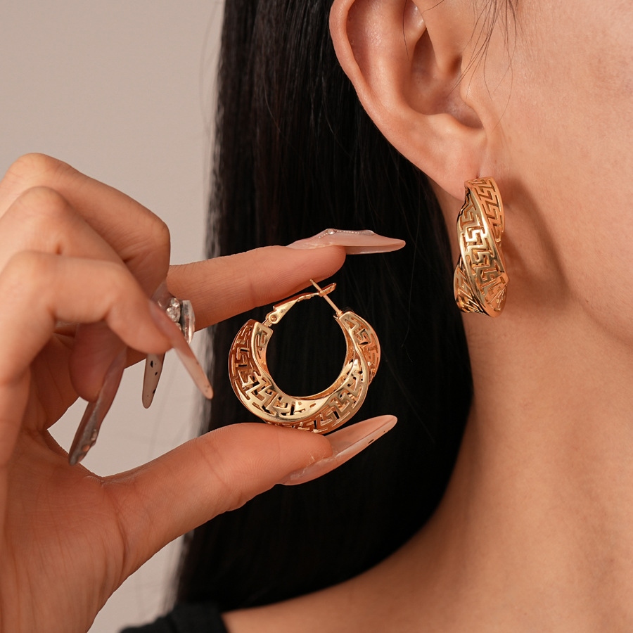 Comstylish Twisted Round Geometric Cutout Earrings