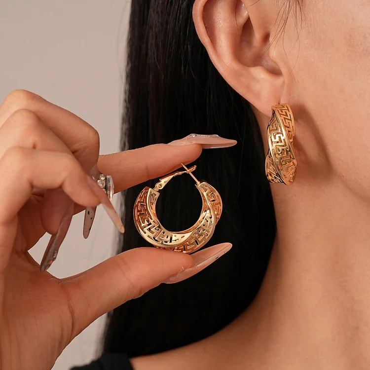 Twisted Round Geometric Cutout Earrings