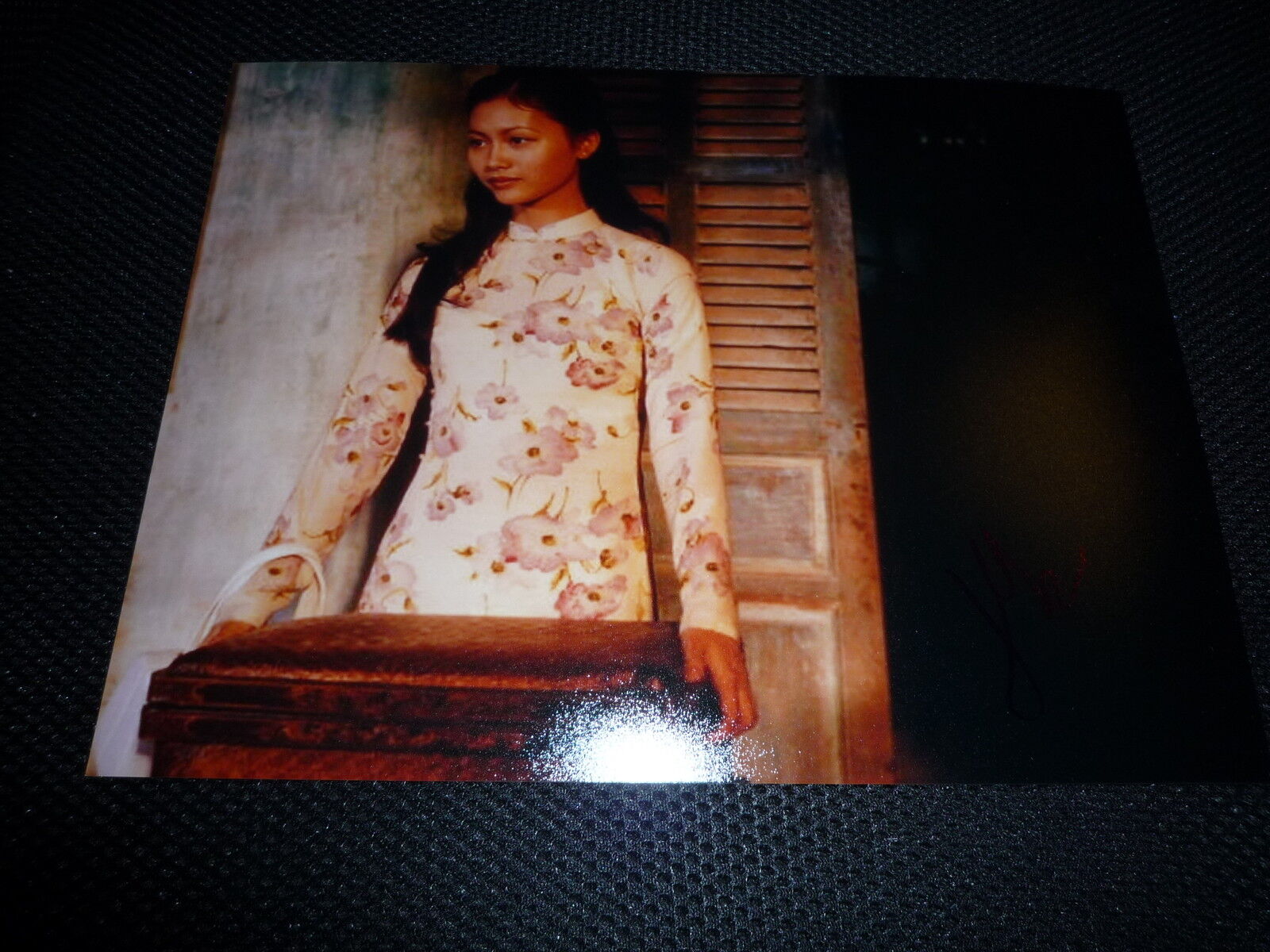 DO THI HAI YEN signed autograph In person 8x10 (20x25 cm) VIETNAMESE ACTRESS