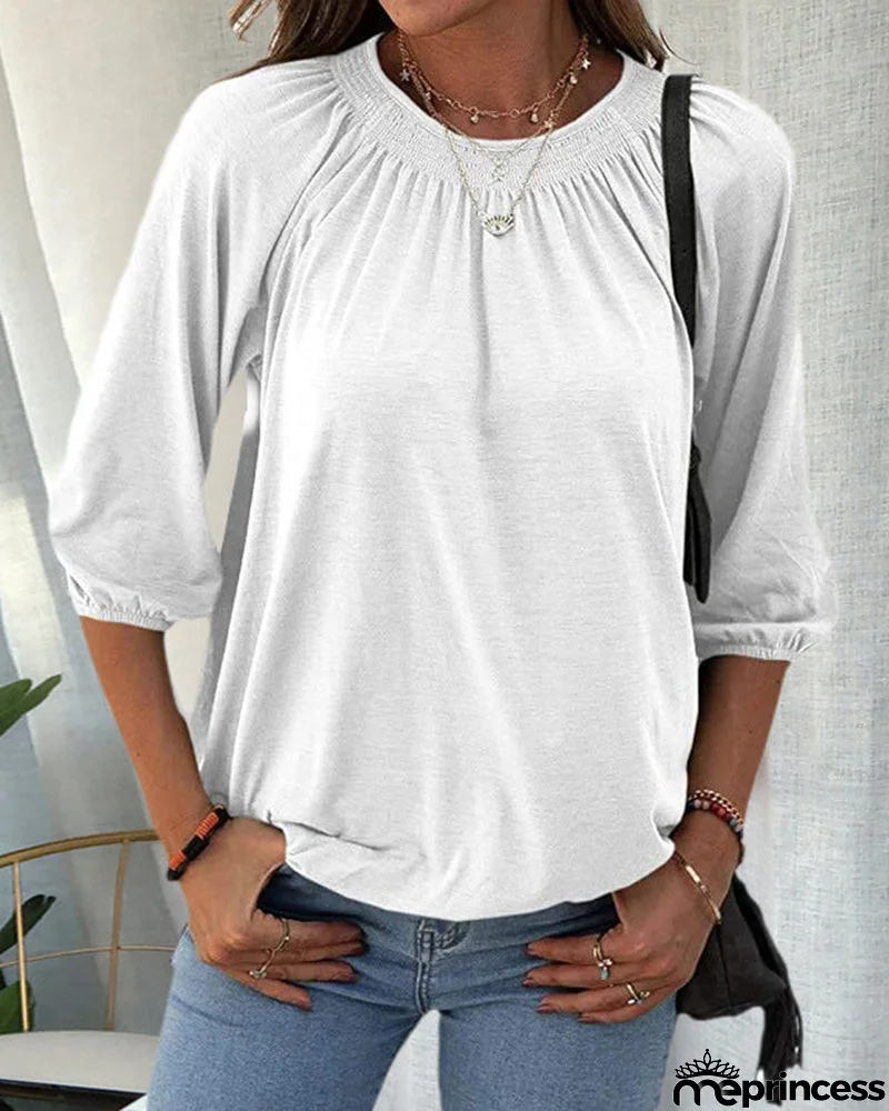 Elegant and lightweight Sweater