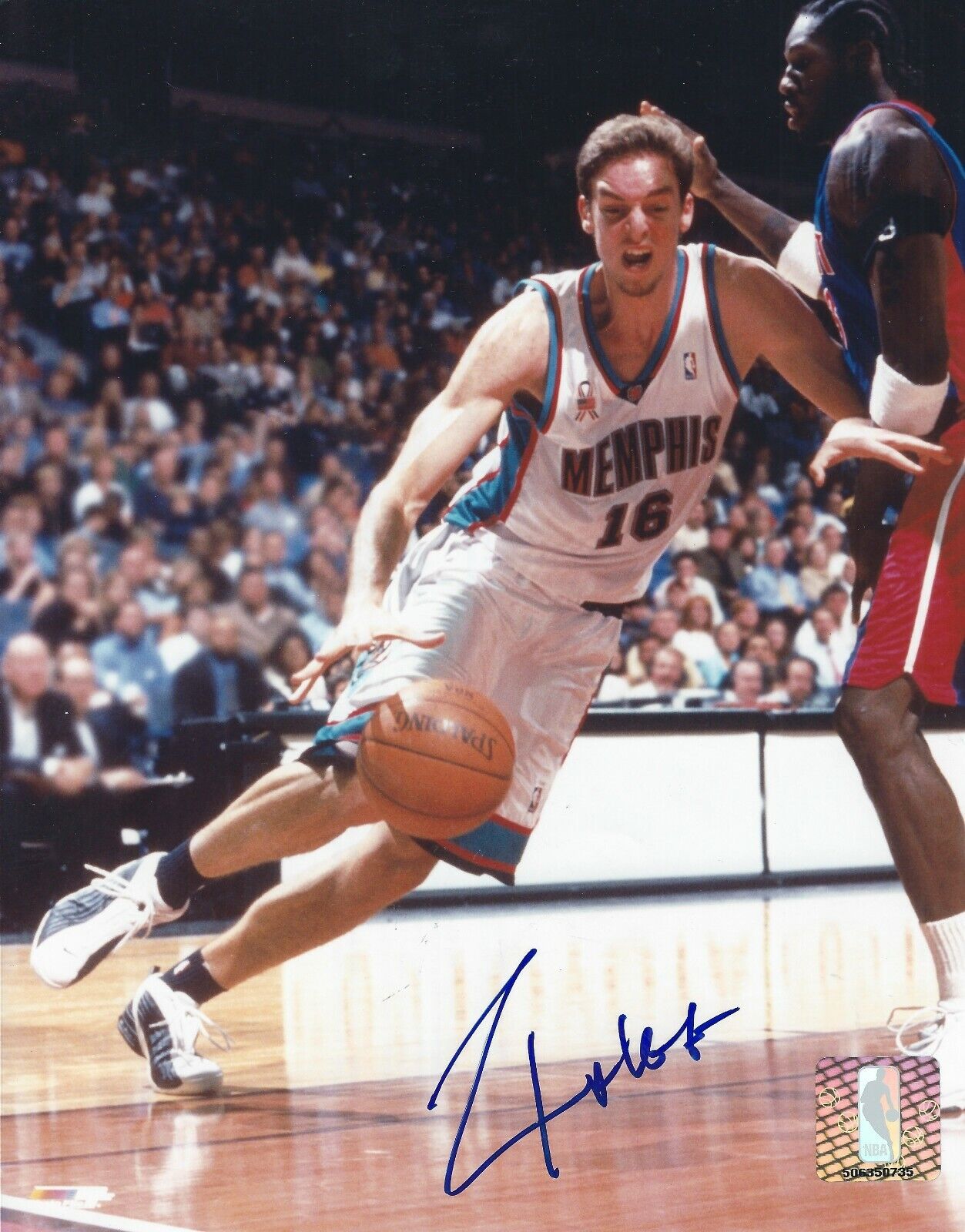 Signed 8x10 PAU GASOL Memphis Grizzlies Autographed Photo Poster painting w/COA