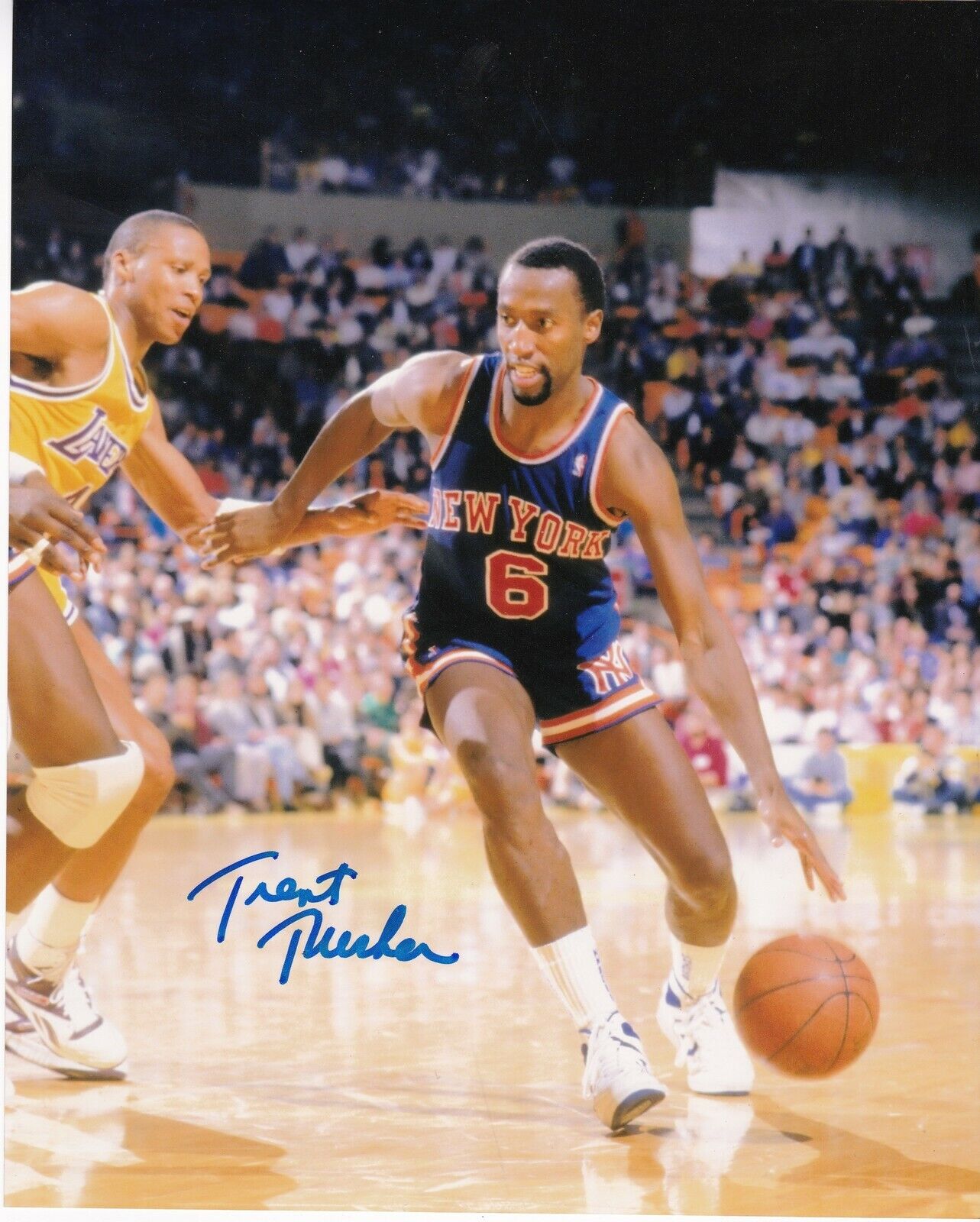 TRENT TUCKER NEW YORK KNICKS ACTION SIGNED 8x10