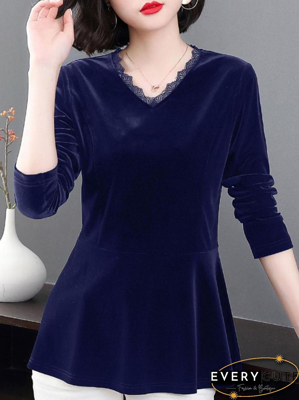 V-neck Long-sleeved Velvet T-shirt