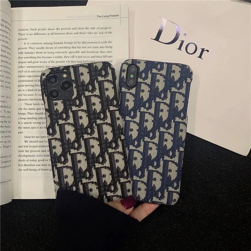 Classic Embroidered Printed Case