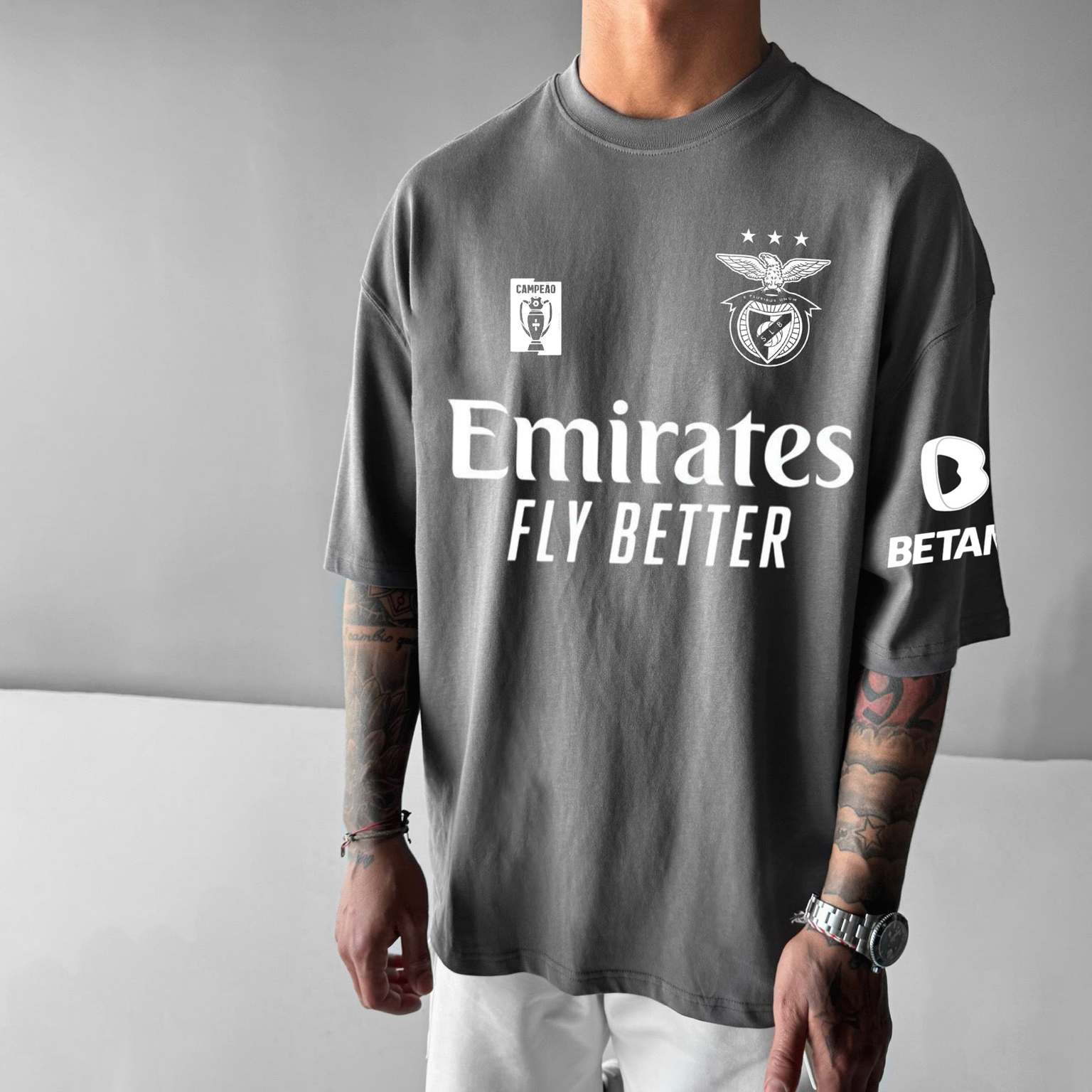 Oversized Graphic Tee for Casual Wear