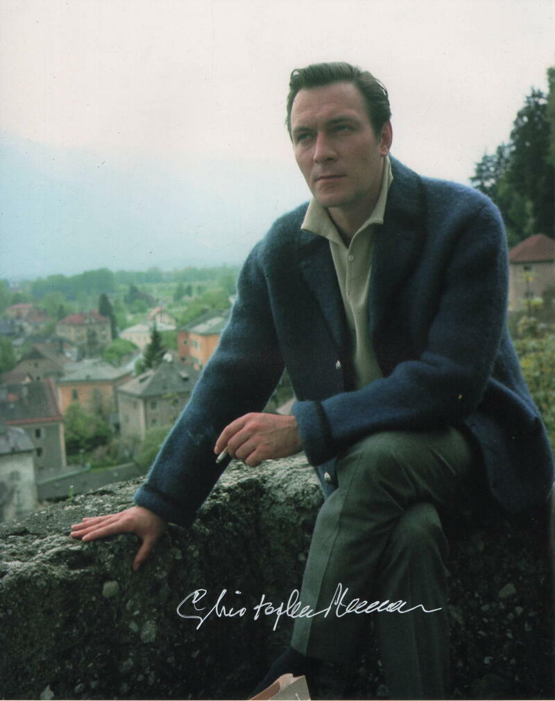 CHRISTOPHER PLUMMER SIGNED AUTOGRAPH 8X10 Photo Poster painting - THE SOUND OF MUSIC STAR, OSCAR