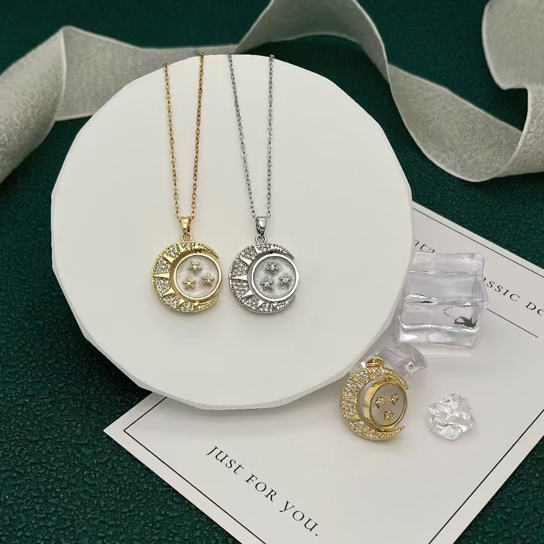 the moon Accessories Necklace