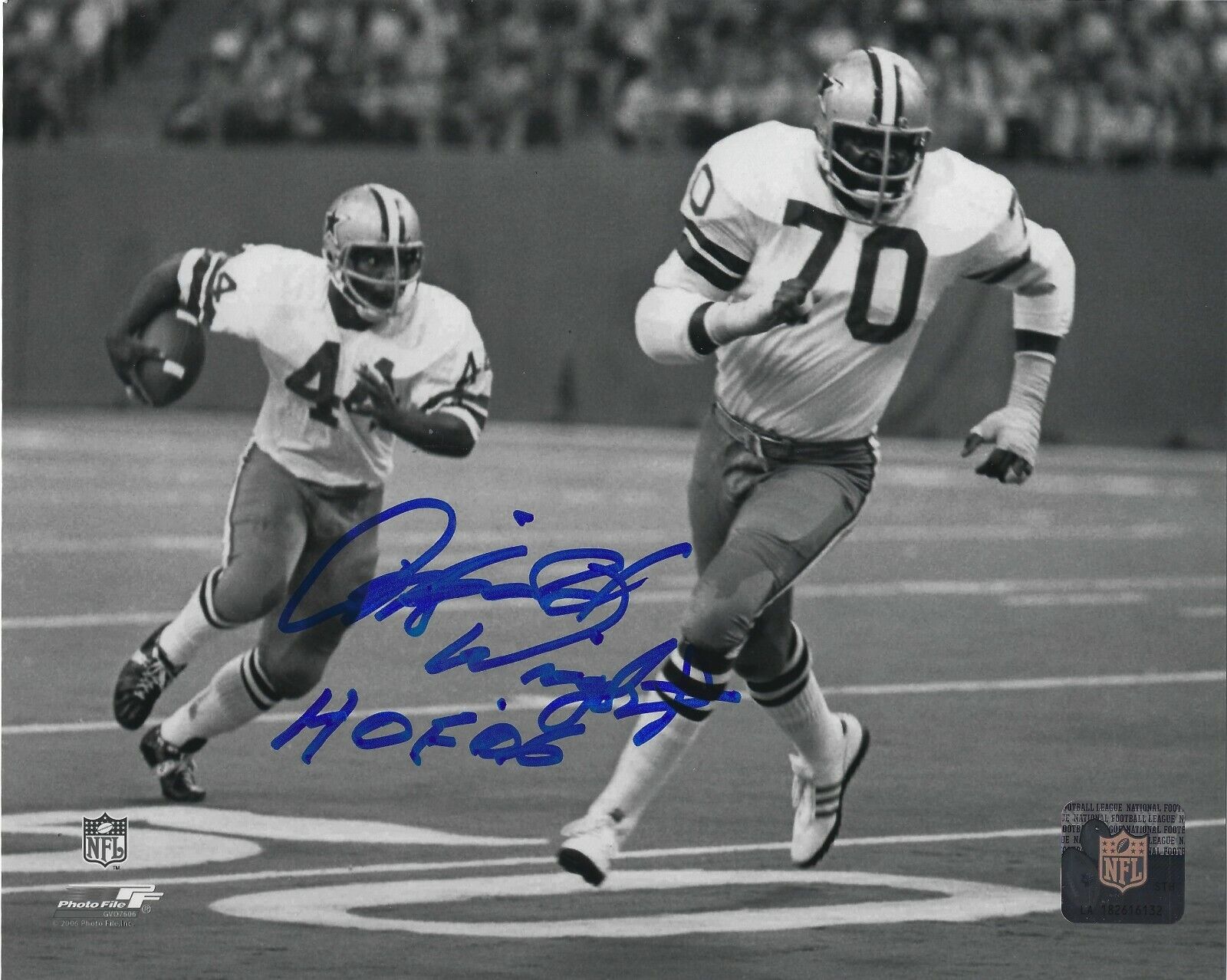 Signed 8x10 RAYFIELD WRIGHT HOF 06 Dallas Cowboys Autographed Photo Poster painting - w/COA