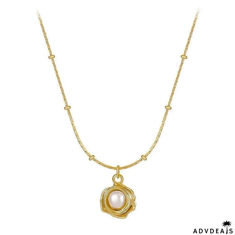 Elegant and Simple Pearl Petal Necklace for Women
