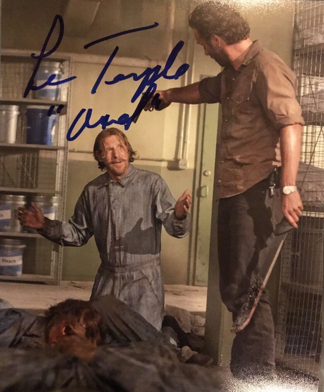 LEW TEMPLE HAND SIGNED 8x10 Photo Poster painting THE WALKING DEAD AXEL