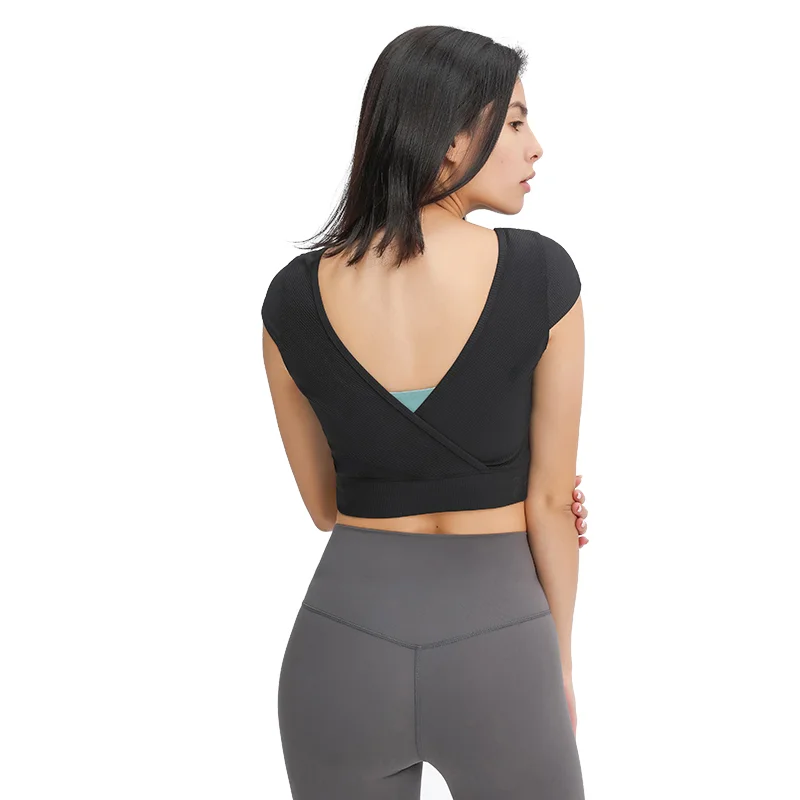Ladies' short sleeve crop top workout