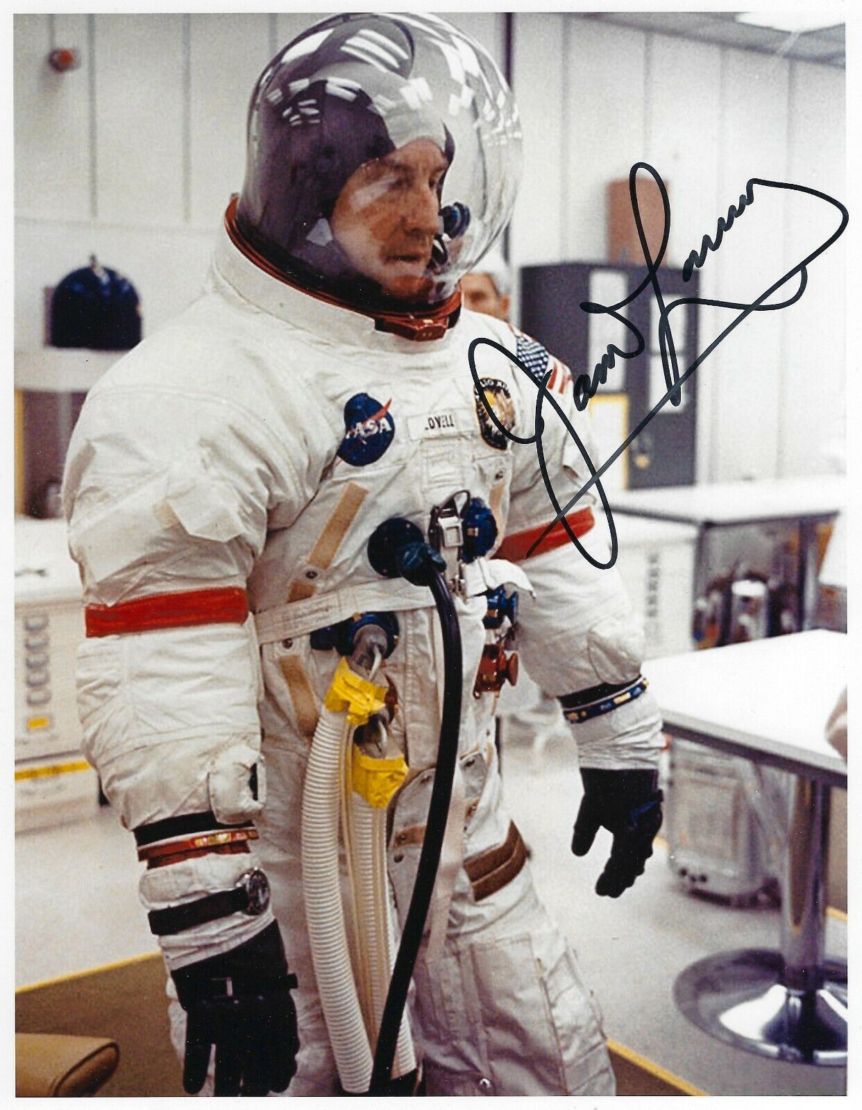 JIM LOVELL SIGNED 8x10 APOLLO 13 Photo Poster paintingGRAPH UACC RD ASTRONAUT AUTOGRAPH