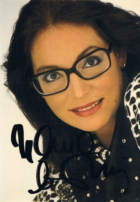 Nana Mouskouri 1934- genuine autograph 4x6