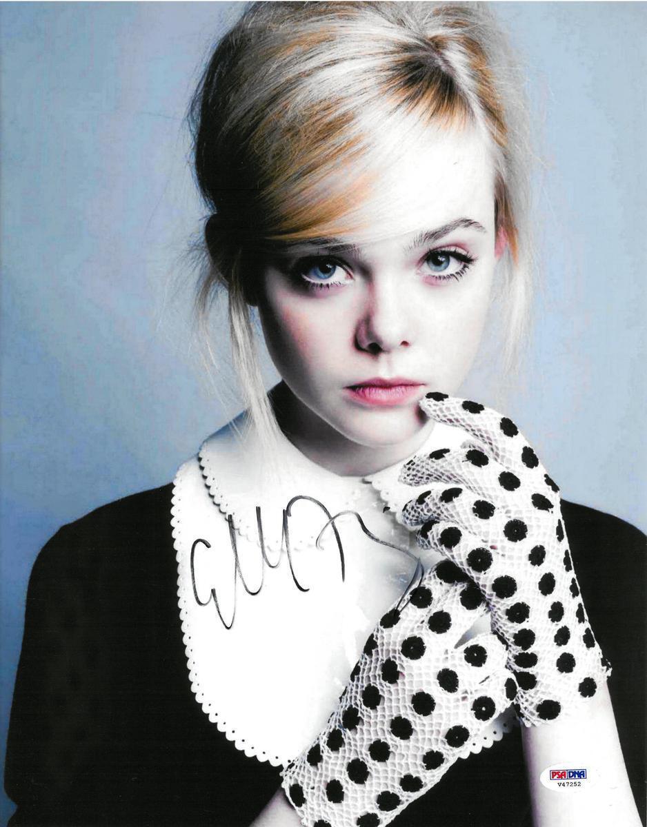 Elle Fanning Signed Authentic Autographed 11x14 Photo Poster painting PSA/DNA #V47252