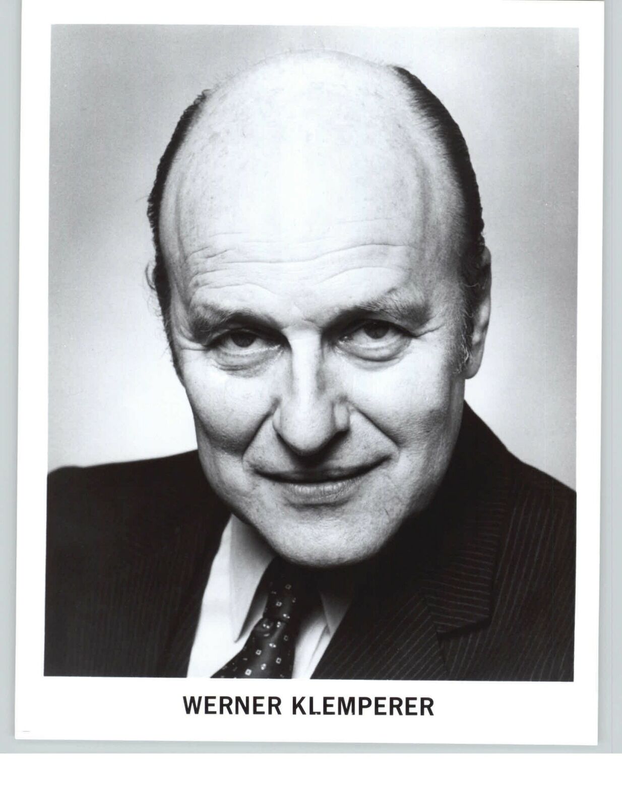 Werner Klemperer- 8x10 Headshot Photo Poster painting - Hogan's heroes