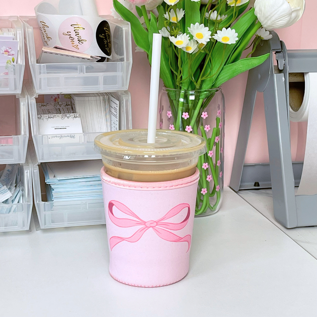 Maneifurui™ PINK 'PUT A BOW ON IT' ICED COFFEE COOZIE