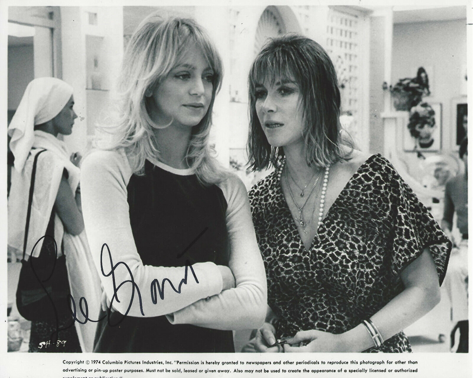 LEE GRANT SIGNED AUTHENTIC 'SHAMPOO' FELICIA 8X10 Photo Poster painting D w/COA SEXY ACTRESS