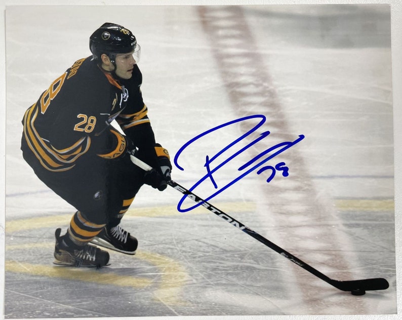 Paul Gaustad Signed Autographed Glossy 8x10 Photo Poster painting Buffalo Sabres - COA Matching Holograms