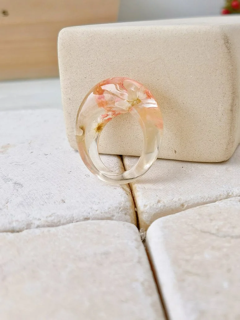 White Daisy Oval Resin Ring