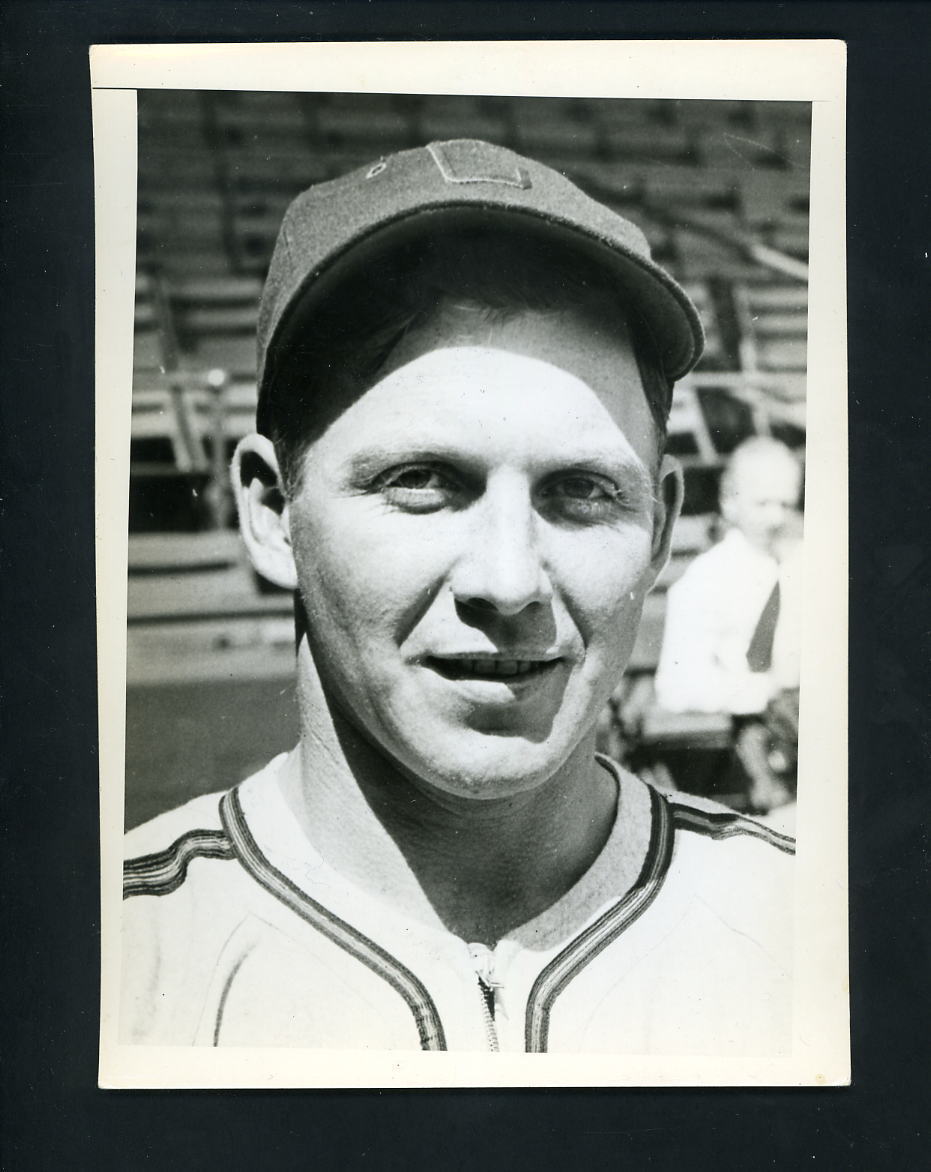 Mike Tresh Type 1 Press Photo Poster painting USED for his 1941 Double Play # 69 70 White Sox