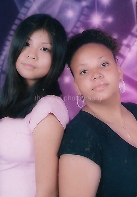 FOUND Photo Poster paintingGRAPH Color YOUNG LATINAS Original Portrait GIRLS 15 14 T