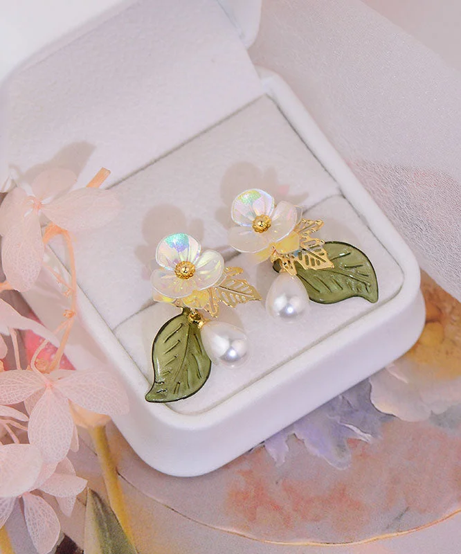 Beautiful White Copper Overgild Pearl Acrylic Floral Stud Earrings