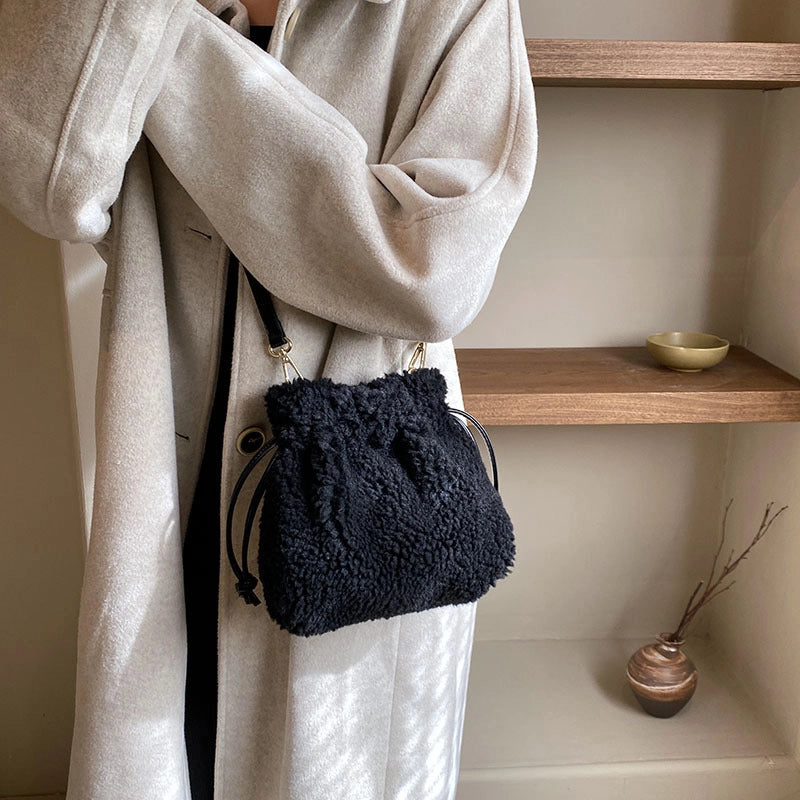Autumn And Winter New Particle Lamb Fur Bag Women’s Portable Coin Purse Crossbody Drawstring Lucky Bag Plush Bag