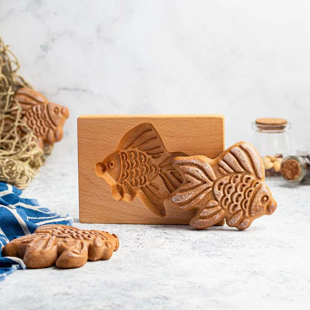 Purexcellent™ Wooden goldfish pattern home cookie cutter