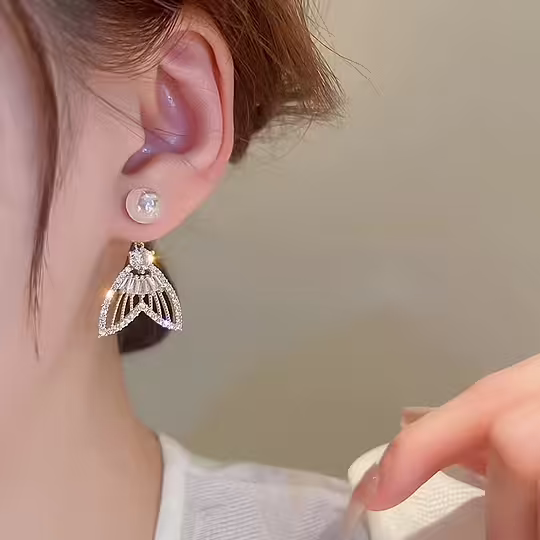 1对女式镂空鱼尾仿珍珠耳环，具有超仙气质，是节日、宴会、派对等女性日常佩戴的礼物 商品详情 5