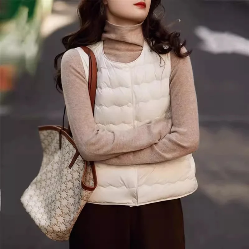 Woherb Light 90 White Duck Down Vest Female 2024 Autumn And Winter New Warm Wearing Vest Horse Clip Down Liner-Outfit Ideas