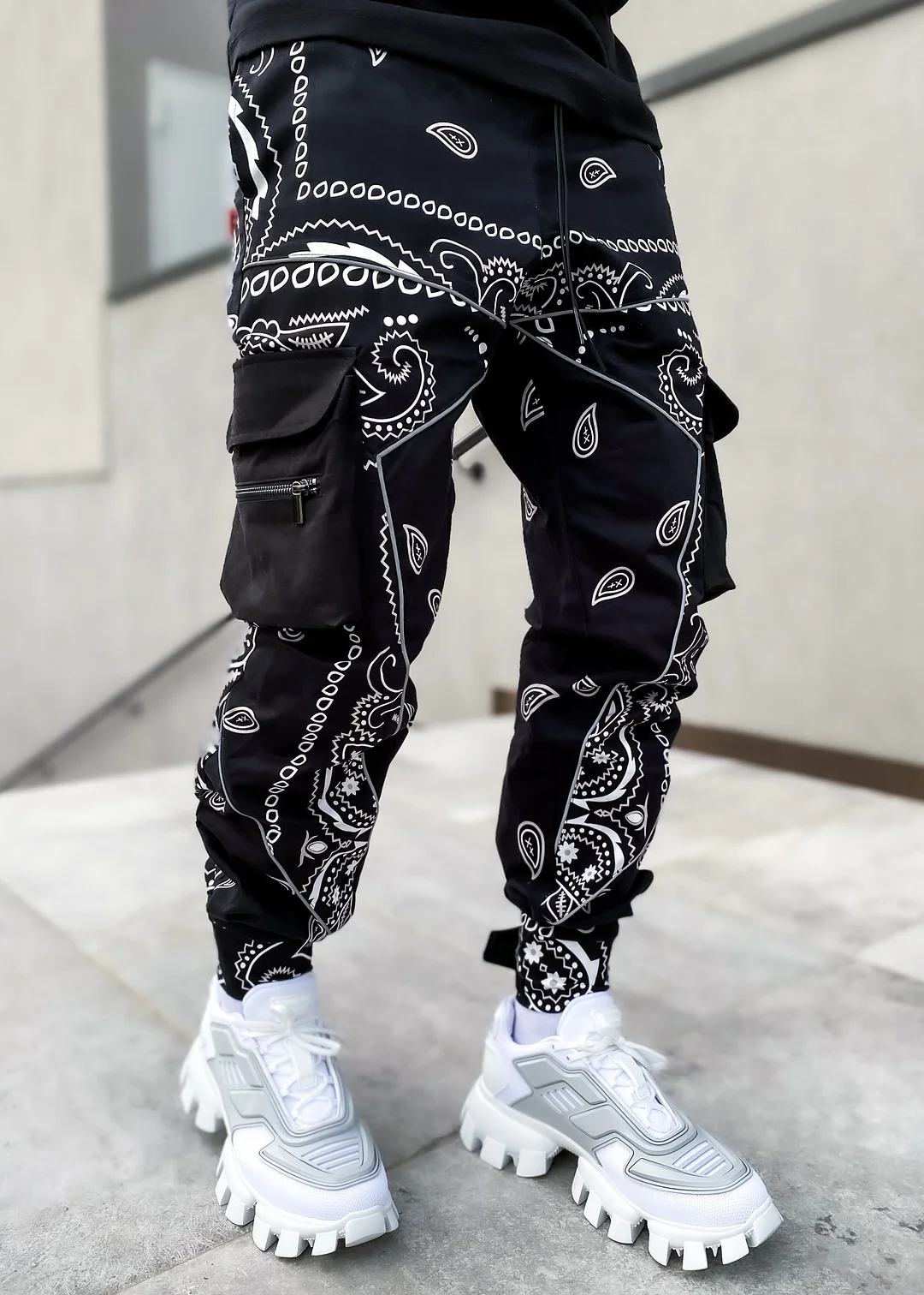  Fashion men's loose street style multi-pocket trousers
