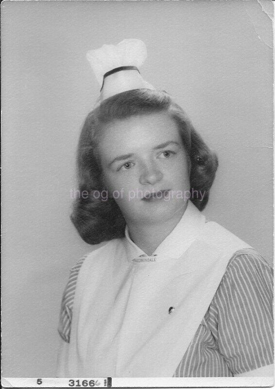 5 x 7 FOUND NURSE Photo Poster painting Vintage B + WOriginal Portrait 05 30 B