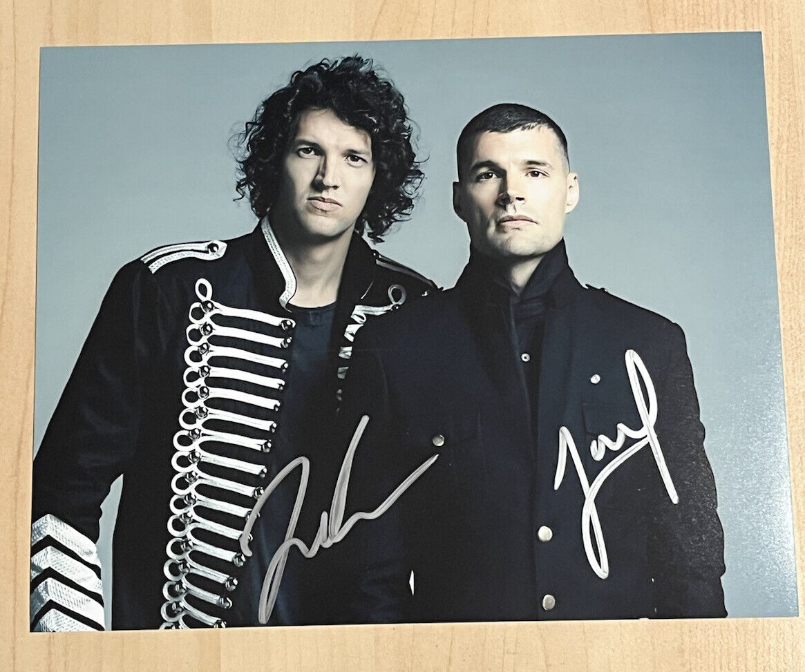 FOR KING & COUNTRY FULL BAND SIGNED 8X10 Photo Poster painting AUTOGRAPHED CHRISTIAN GOSPEL COA