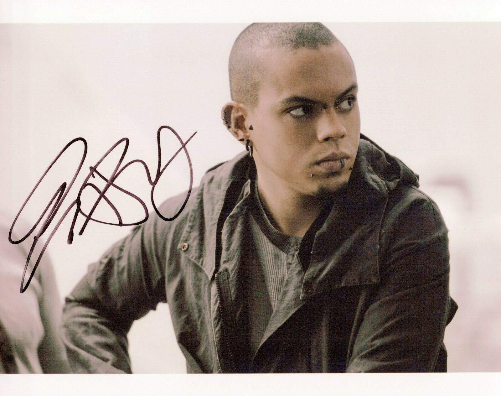 Evan Ross The Hunger Games MJ 2 autographed Photo Poster painting signed 8x10 #3 Messalla