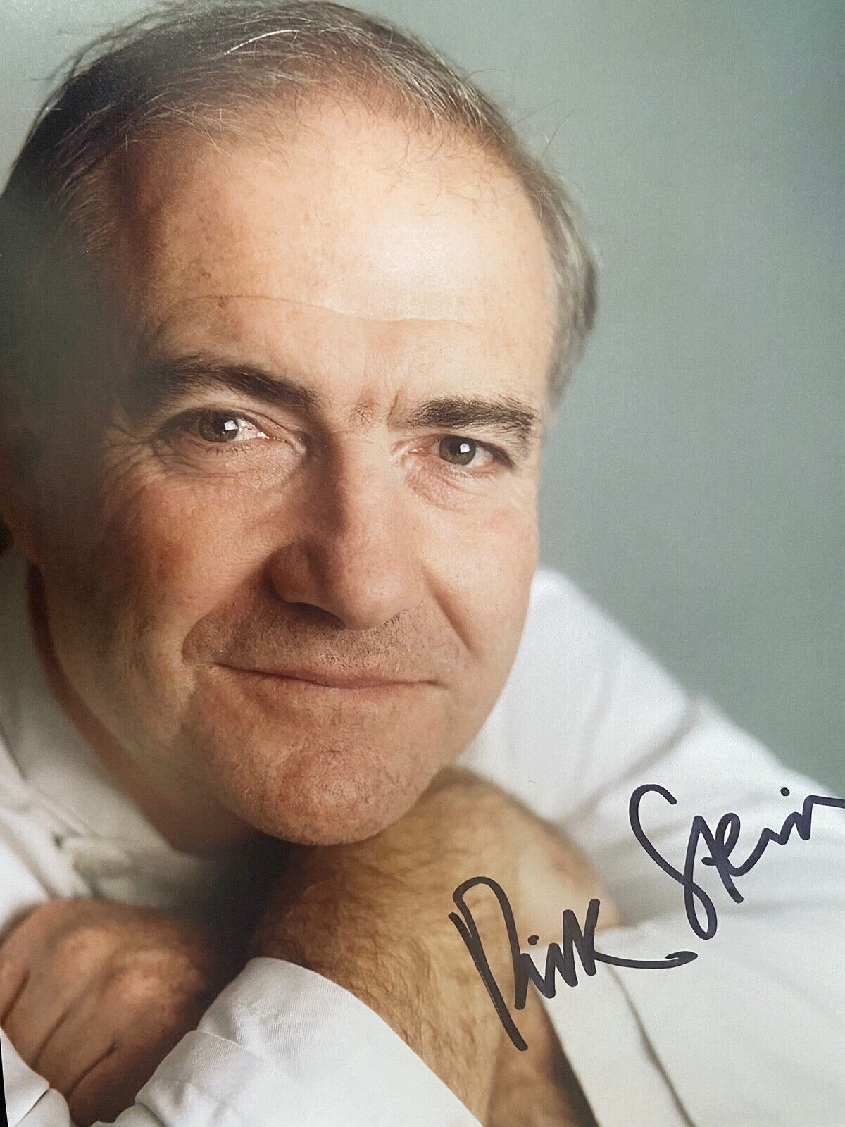 RICK STEIN - RESTAURANTEUR AND TOP TV CHEF - EXCELLENT SIGNED Photo Poster paintingGRAPH