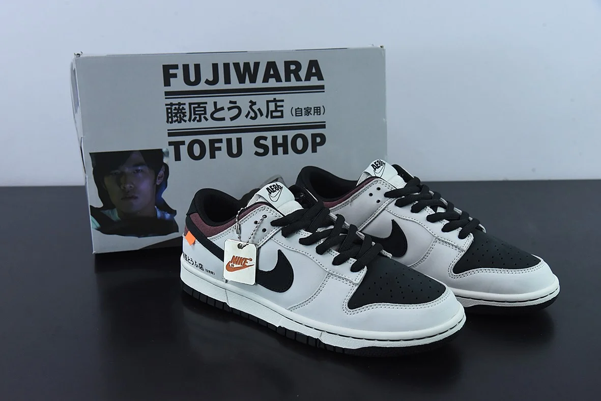 耐克Nike x SB Dunk LowINITIAL DToyota AE86定制联乘日本青年人气动漫《头文字D 》米白黑紫藤原拓海扣篮系列低帮运动滑板板鞋纯原版本货号:AE1391-086-莆田高仿鞋社区