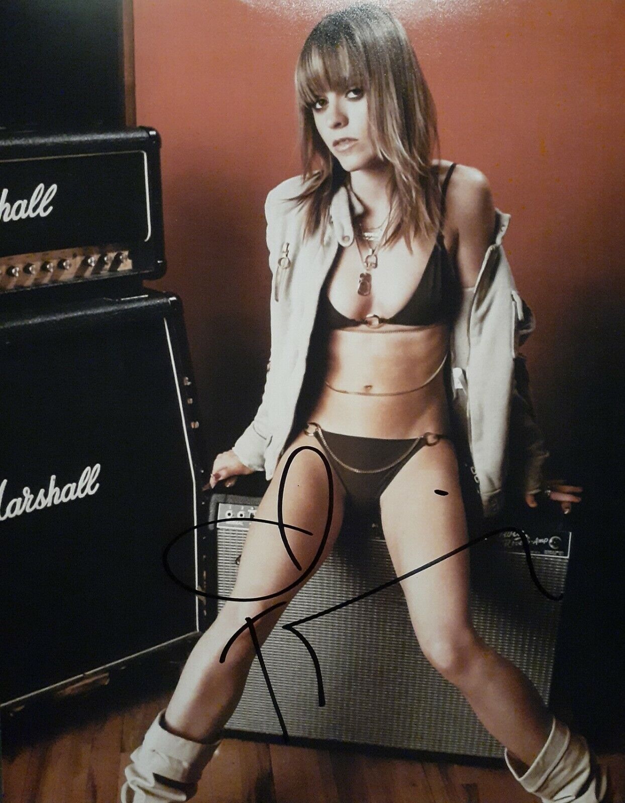 Taryn Manning signed 8x10