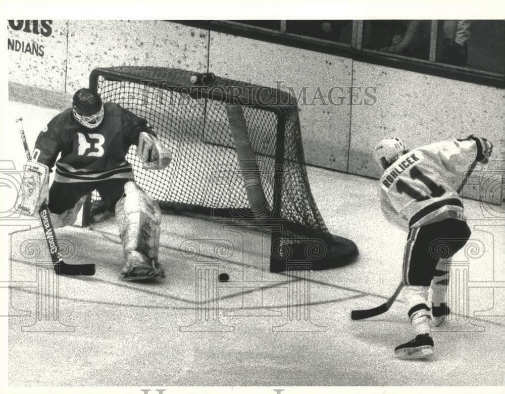 Press Photo Poster painting Springfield Indian Jeff Rohlicek & Binghamton Whaler Ross McDay